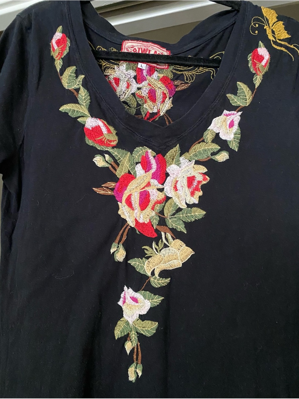 Johnny Was Black V-Neck Floral Embroidered Short Sleeve Tee L - Picture 2 of 4